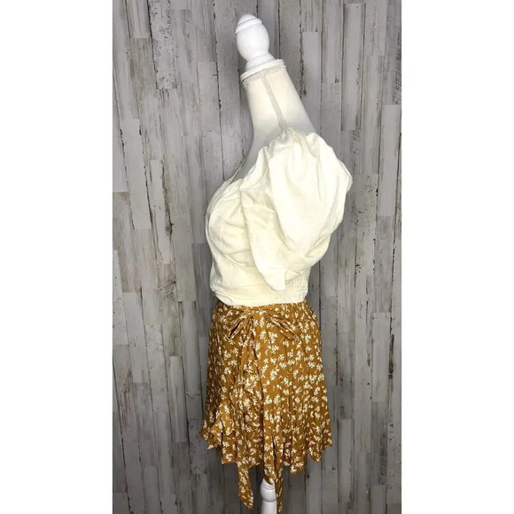 Vestique Women's Yellow Floral Ruffle Wrap Skort Size Small Summer Casual - Picture 9 of 9